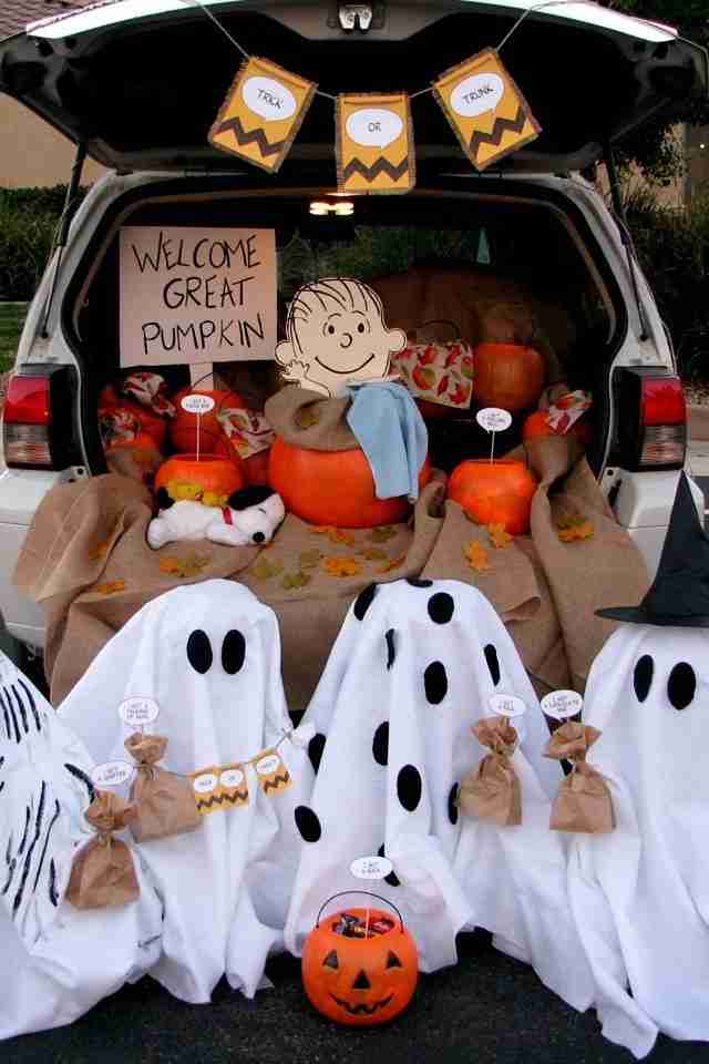 Peanuts Great Pumpkin Display