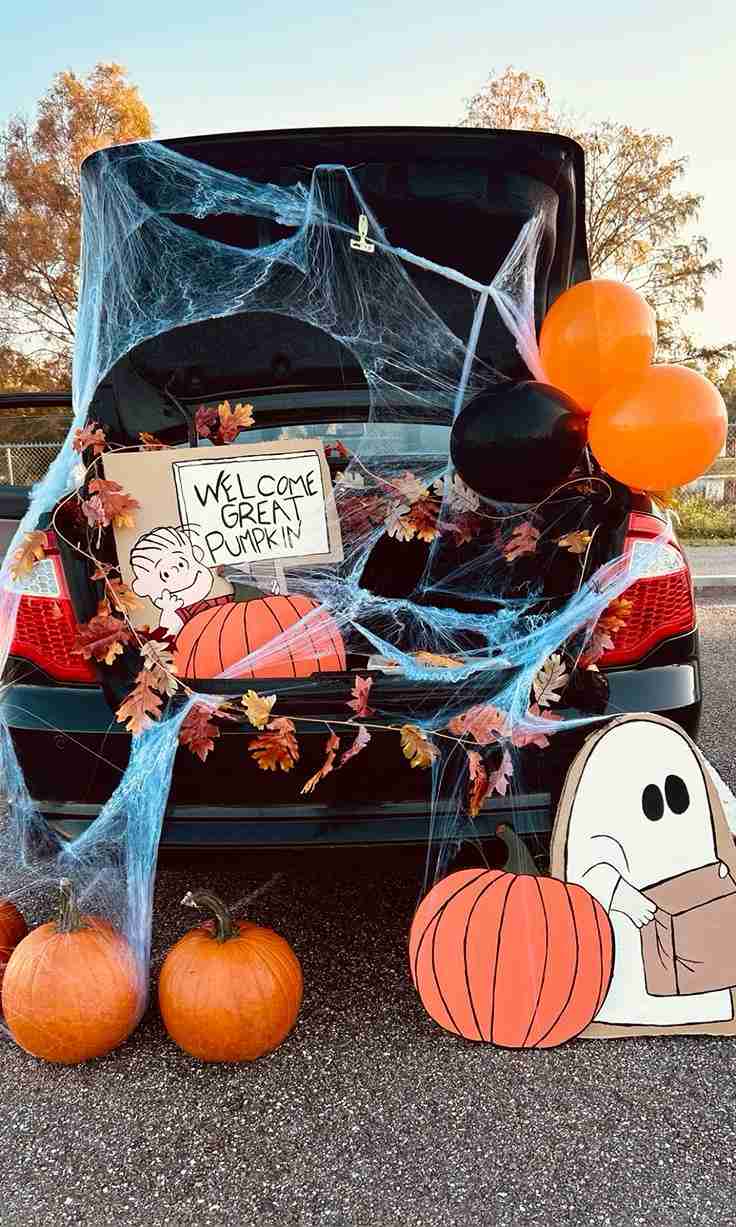 Great Pumpkin Webbing Display