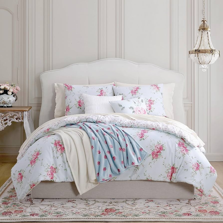 Amazon.com: Shabby Chic® - Twin 2-Piece Comforter Set, Reversible Cotton  Bedding with Matching Sham, Elegant Floral Home Decor for All Seasons  (Chloe Blue, Twin) : Home & Kitchen