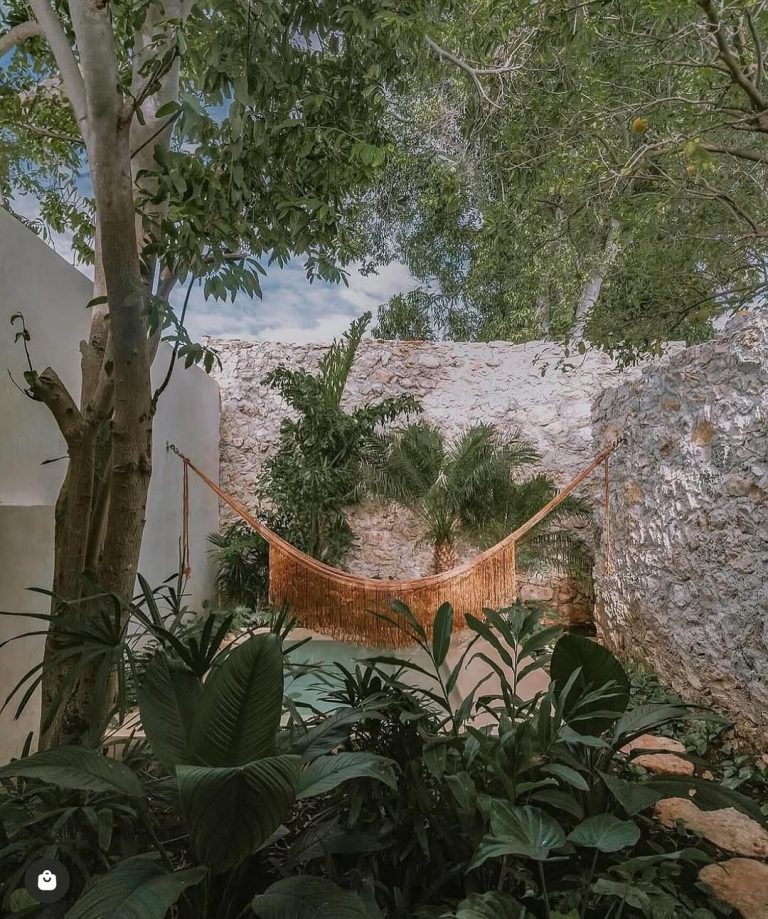 25 Garden Sitting Areas to Inspire Your Outdoor Escape
