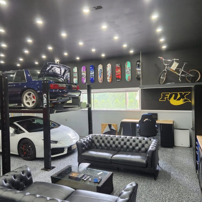 21 Garage Lounge Ideas