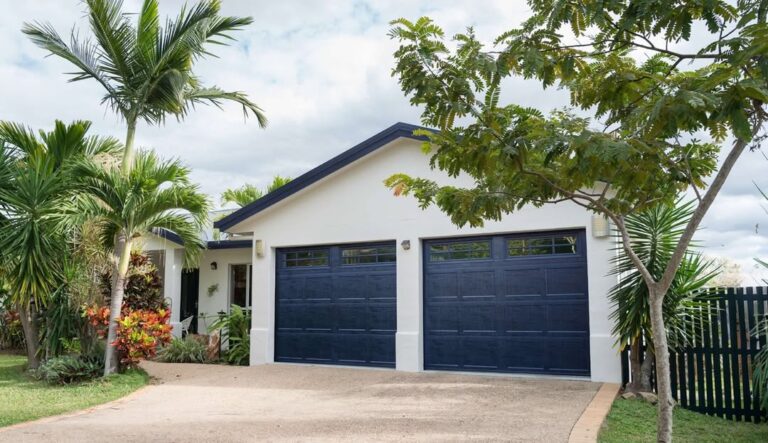 21 Garage Door Colors to Instantly Boost Curb Appeal