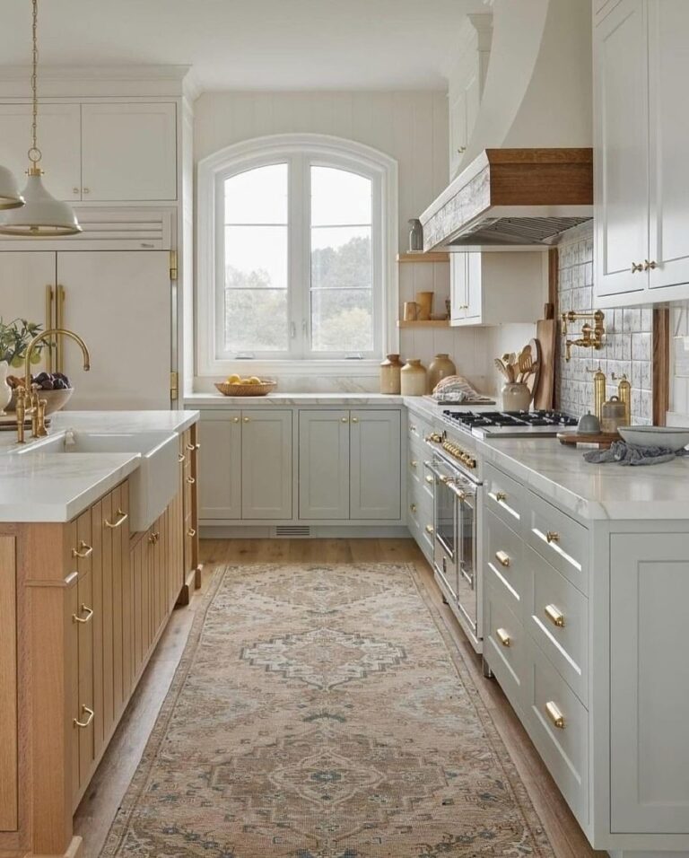 17 Farmhouse Kitchen Ideas for a Cozy and Inviting Space