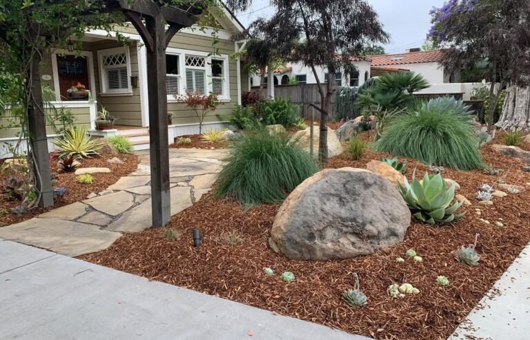 13 Front of House Landscape Ideas to Instantly Boost Curb Appeal