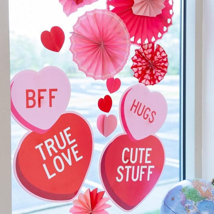 25+ Cheap Valentine’s Day Decorations